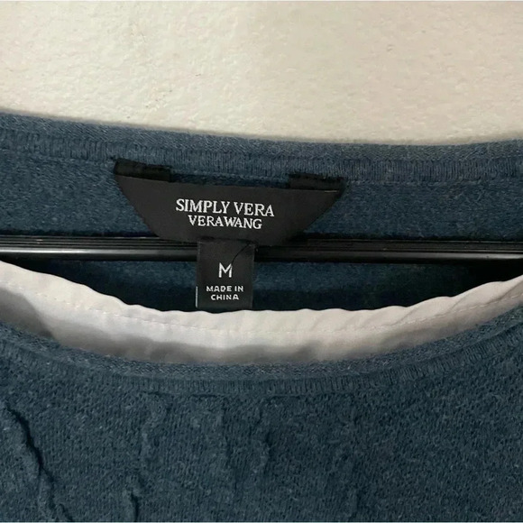 Simply Vera Vera Wang lace crew neck top size Medium - Picture 3 of 5